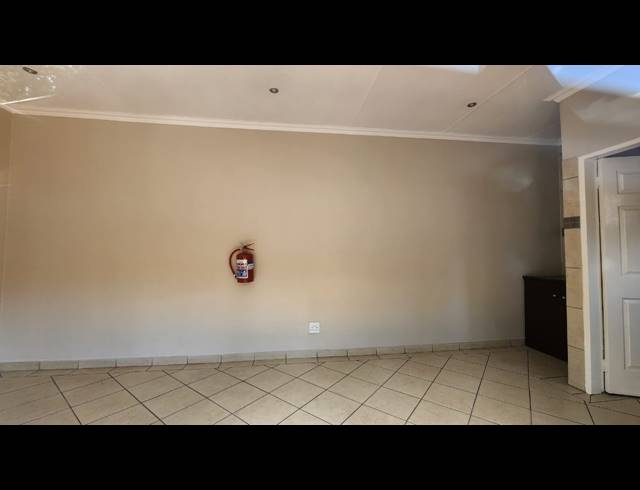 217M² OFFICE FOR SALE IN RUSTENBURG CENTRAL